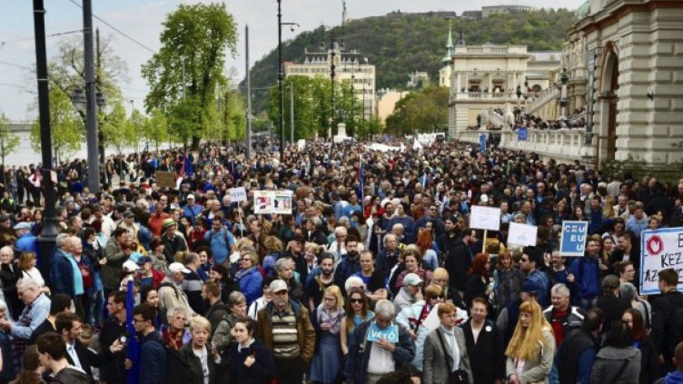 Кампанията на Орбан - коригирана от противниците му