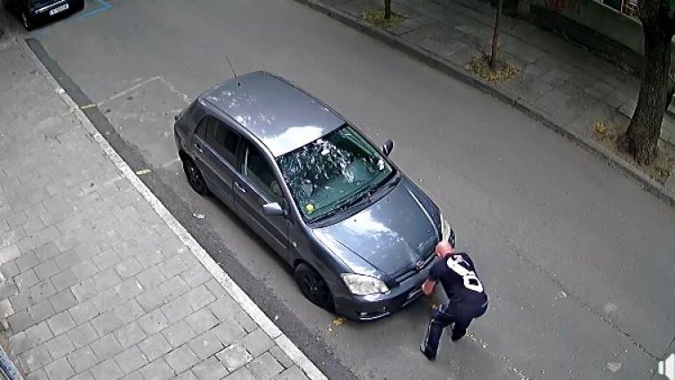 Продължават да крадат номера от коли по морето