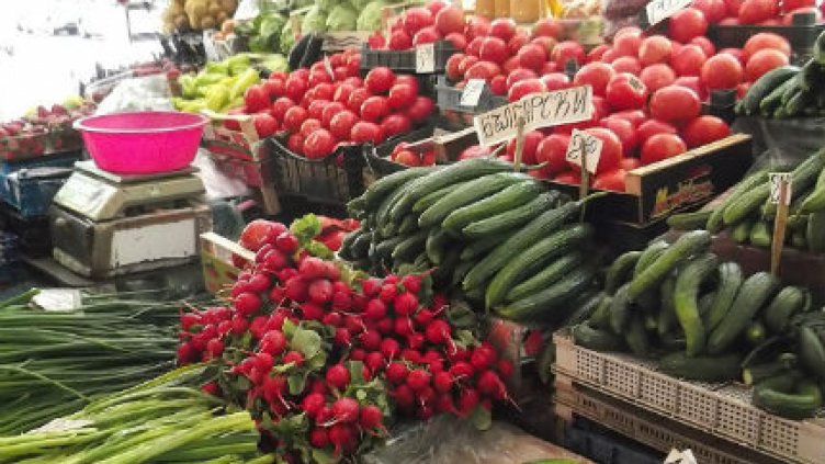 Не съществува Регламент, който да забранява производство и продажба на български зеленчуци