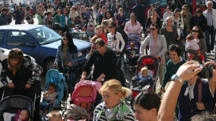 НС гласува увеличение на семейните помощи за първо дете с 2 лева