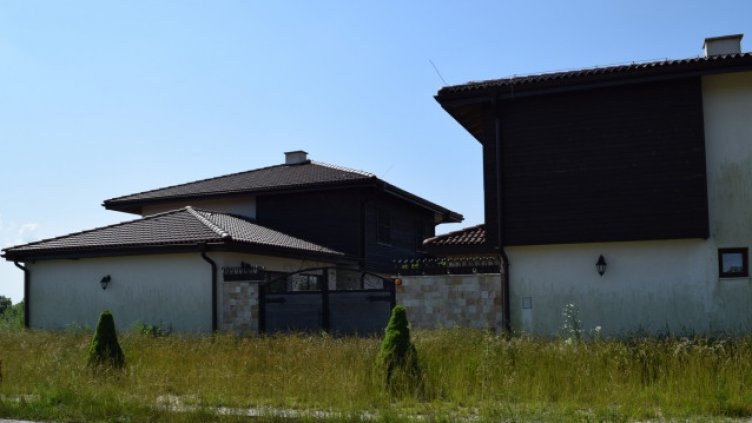 КЗП: Лъжат ни с къщи за гости, рекламират ги като хотели