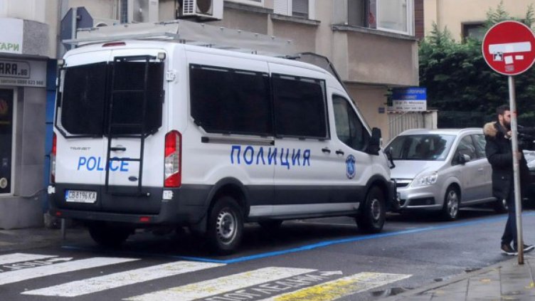 Кило барут, патрони и гранати откриха в с. Цапарево