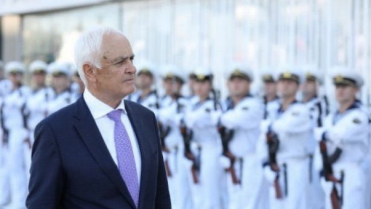 Влиза в сила увеличението на заплатите в армията с 30 процента