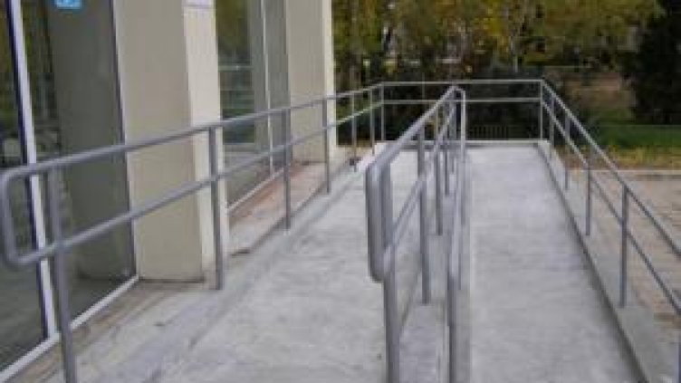 Плануват ремонт на поликлиниките във Варна