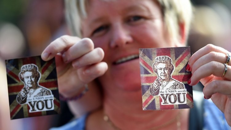 Първи екзит пол: Шотландия остава в Обединеното кралство