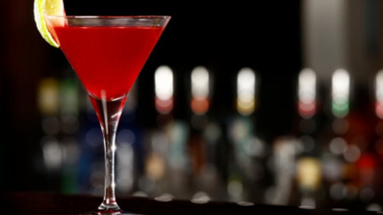 Как да се предпазите от фалшив алкохол на почивката си?	