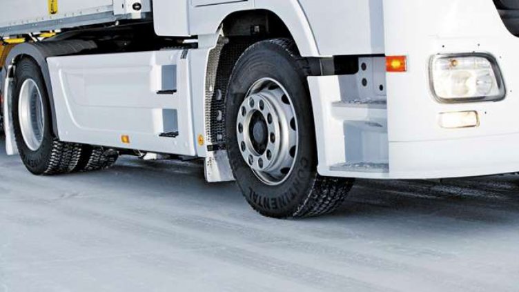 Голямото пътуване започва: АПИ спира камионите между 16 и 20 часа  