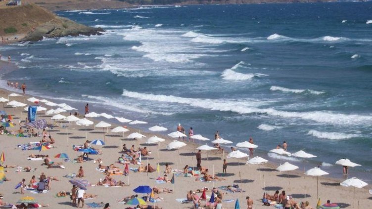 Работодателски устрем по морето, дават с по 50-100 лева отгоре