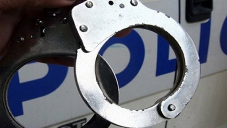 Спипаха 25-годишна да краде в хранителен магазин