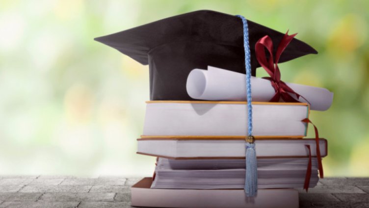 Вдигат стипендиите на докторантите с 50%