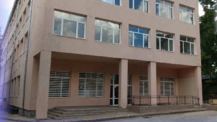 Обезопасяват училищен двор във Варна с 41 000 евро