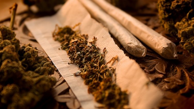 Задържаха четирима с марихуана във Варна