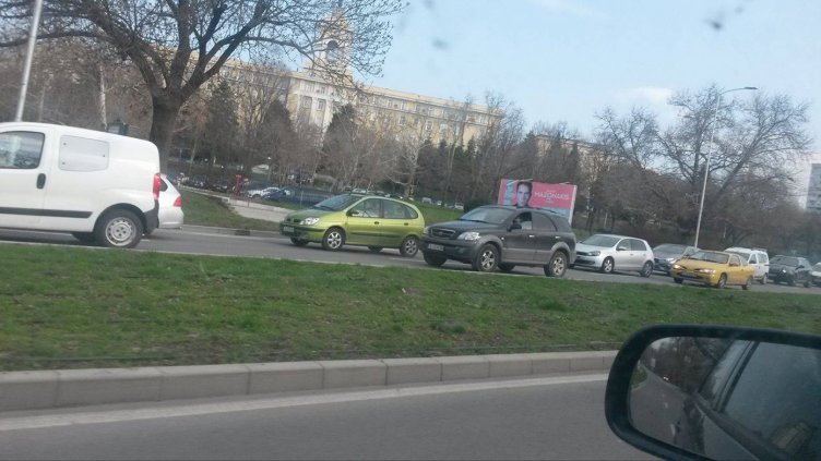 Лека катастрофа предизвика огромни задръствания по бул. „Княз Борис I“