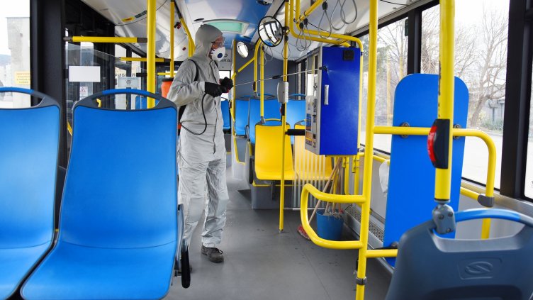 Наистина ли дезинфекцират автобусите във Варна? (СНИМКИ+ВИДЕО)