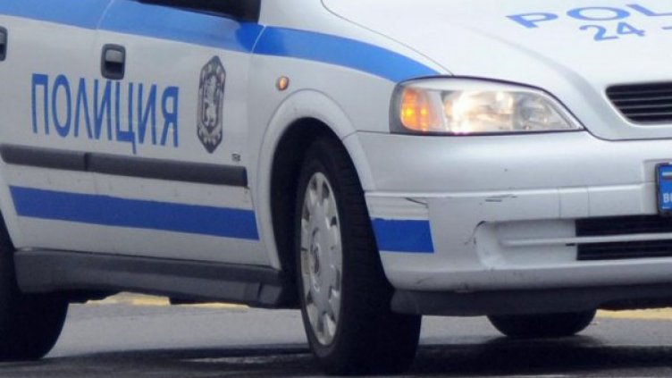 Ченгета откриха тайник за дрога между етажите на панелка