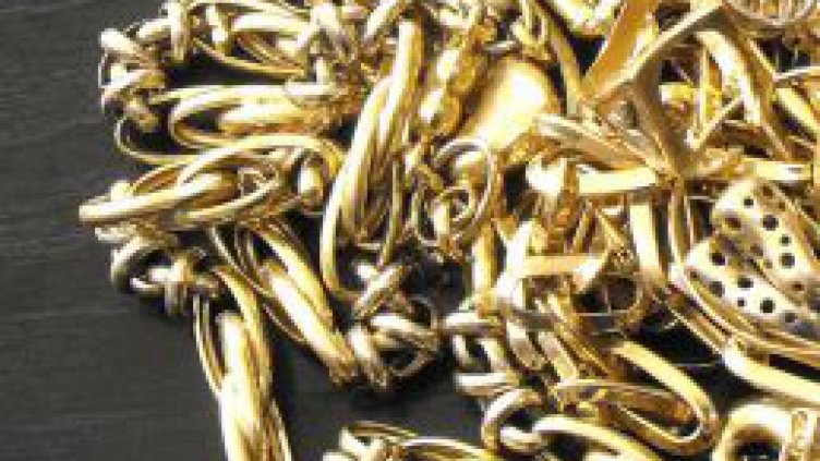 Задържаха извършителите на два грабежа на златни накити във Варна