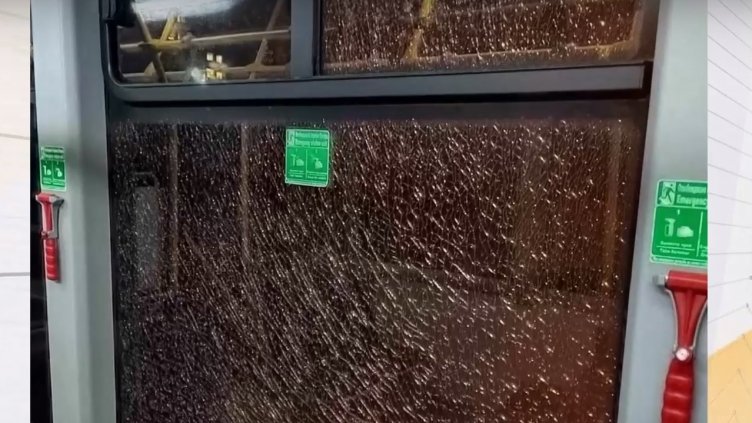 Стреляха по автобус от градския транспорт в Добрич два пъти за денонощие