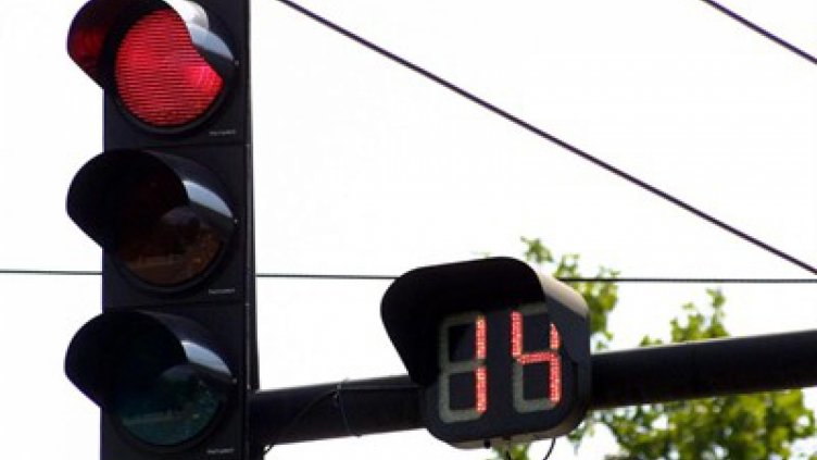 29-годишен шофьор премина на червено във Варна и предизвика катастрофа