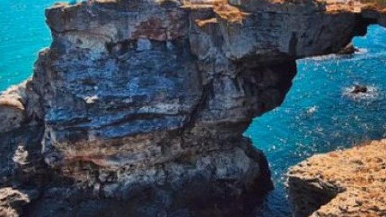 Потапят вагон в морето край Тюленово, за да стане водна атракция