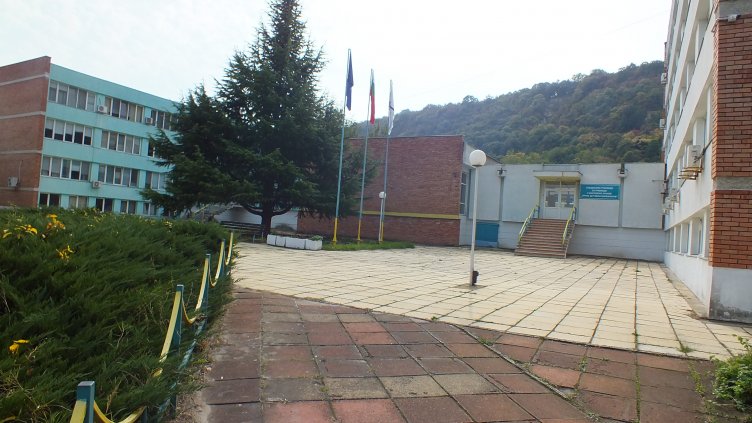 Учениците с нарушено зрение във Варна влизат отново в клас