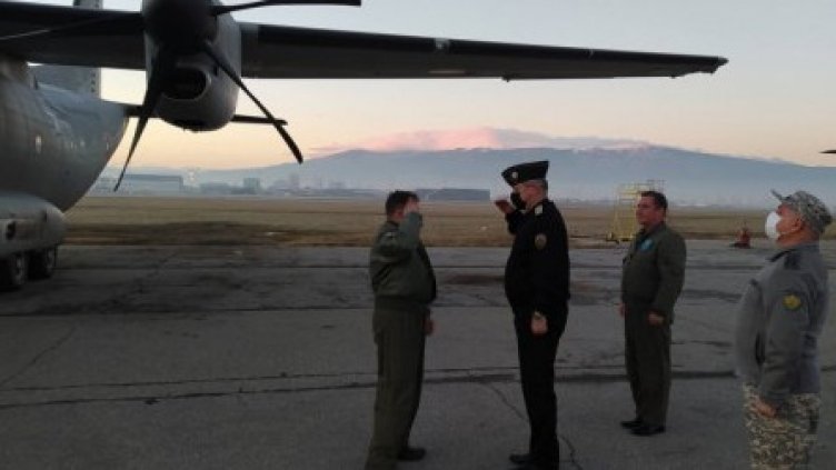 Два "Спартанa“ излетяха с помощи за Хърватия