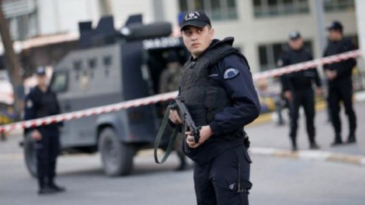 Полицията в Истанбул удари ДХКП-С и "Ислямска държава"