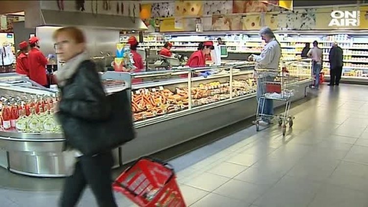 Франция забранява изхвърлянето на храна  