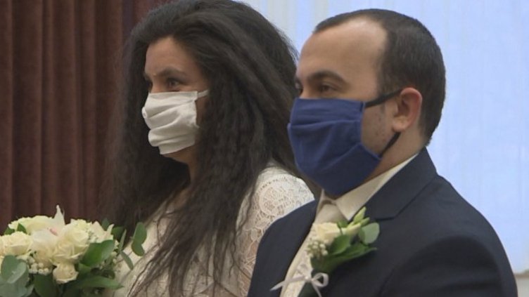 Пандемията отказа 100 двойки да се венчаят във Варна