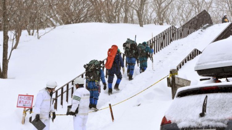 8 ученици загинаха от лавина в Япония