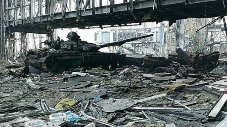 Украинските воиски нанасят мощен контраудар по летището в Донецк