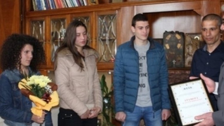 Стартира кампания в подкрепа на абитуриенти