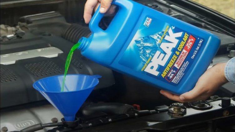Зимата и антифризът – как да предпазим двигателя, когато градусите паднат?