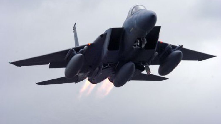 Американски изтребители F-15 порят небето над Пловдив