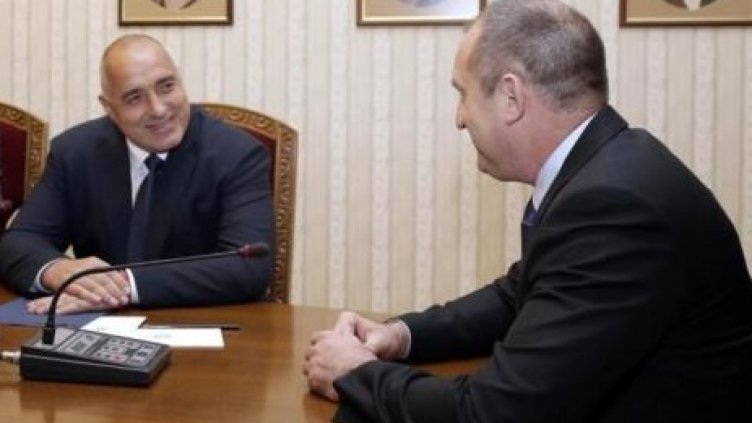 Бойко Борисов взе мандата за съставяне на кабинет от президента Румен Радев