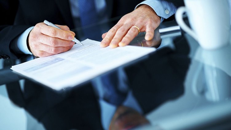 Хващат по 9 души на ден, които работят на черно