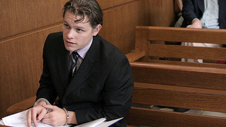 Според убиеца-номиниран за "Човек на годината" кандидатурата му е оттеглена под смъртни заплахи и натиск