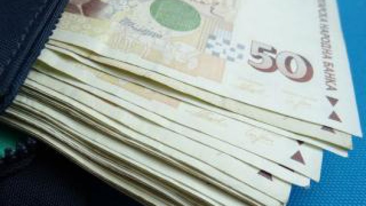 Минималната заплата става 610 лв. от 1 януари