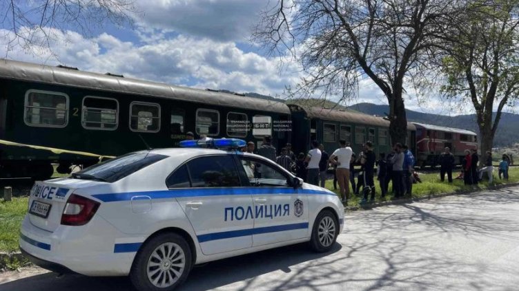 Теснолинейката прегази мъж във Велинград