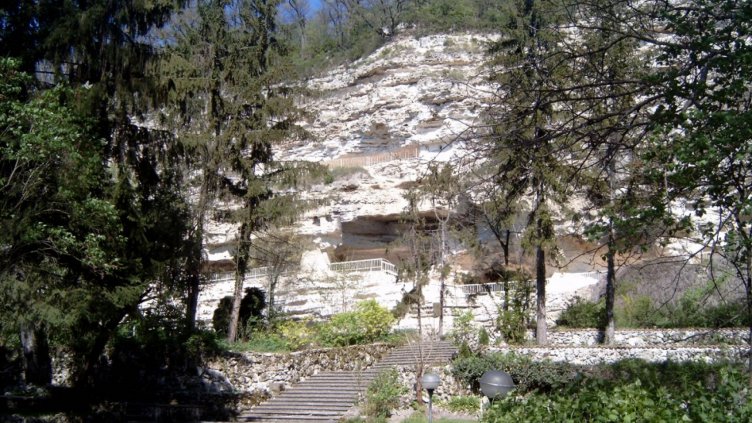 Обновяват Аладжа манастир с европари