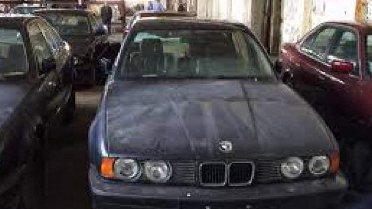 БМВ петица.