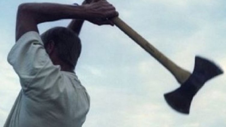 Мъж насече патрулка с брадва в Монтанско