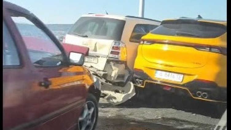 Три коли се блъснаха на Аспаруховия мост във Варна