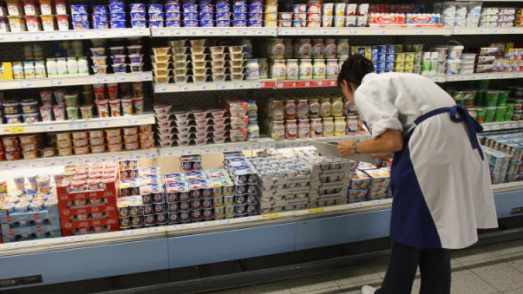 ”Таен служител” разкри жестоки условия на труд в супермаркет