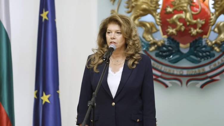 Президентът обявява вицето си за изборите следващата седмица