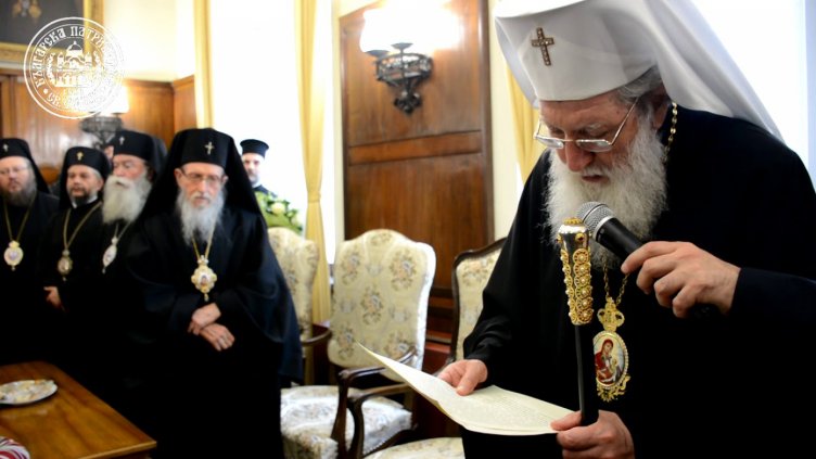 Неофит: Младите навън да бъдат разумни