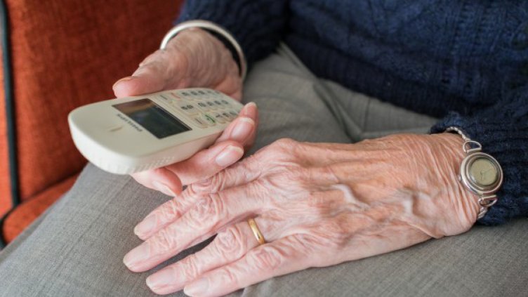 Ало измамници отмъкнаха 13 бона от възрастна двойка