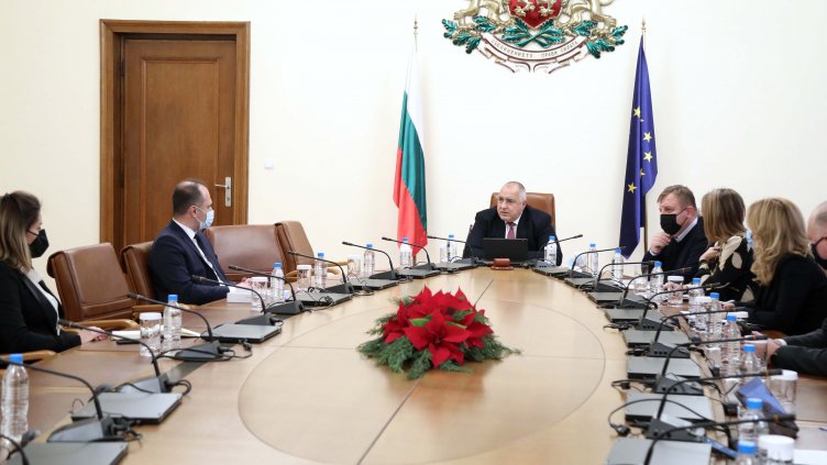 Помагаме с ваксини на страните от Западните Балкани 