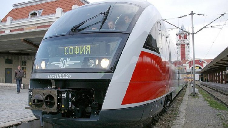 Афганистанец заплаши с нож наш кондуктор