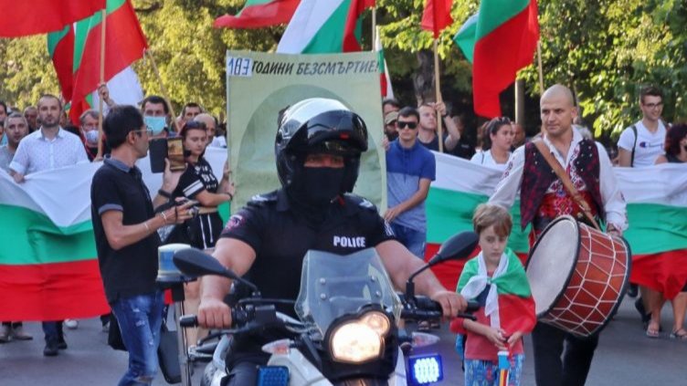 Девети ден на протести във Варна (СНИМКИ)