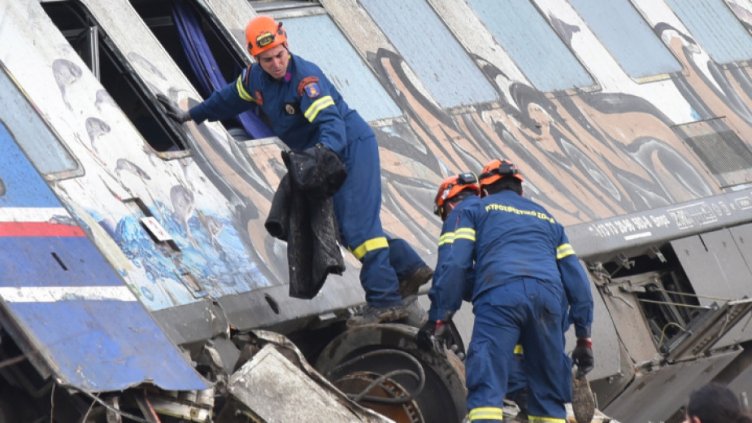 Гърция е в тридневен траур след тежката влакова катастрофа